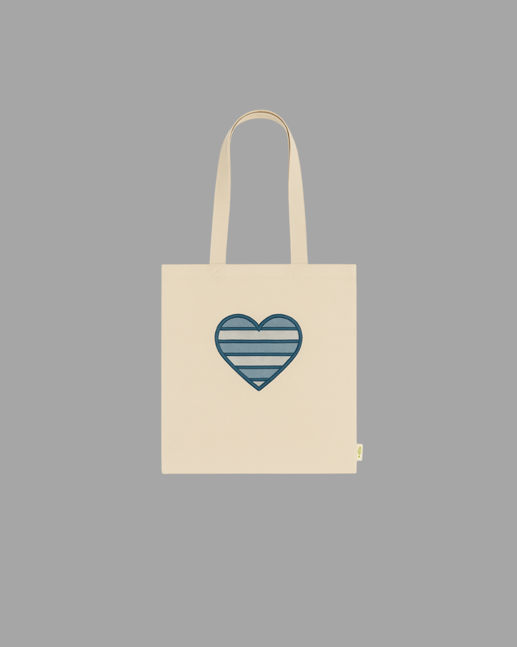 Tote bag personalizada con corazón bordado