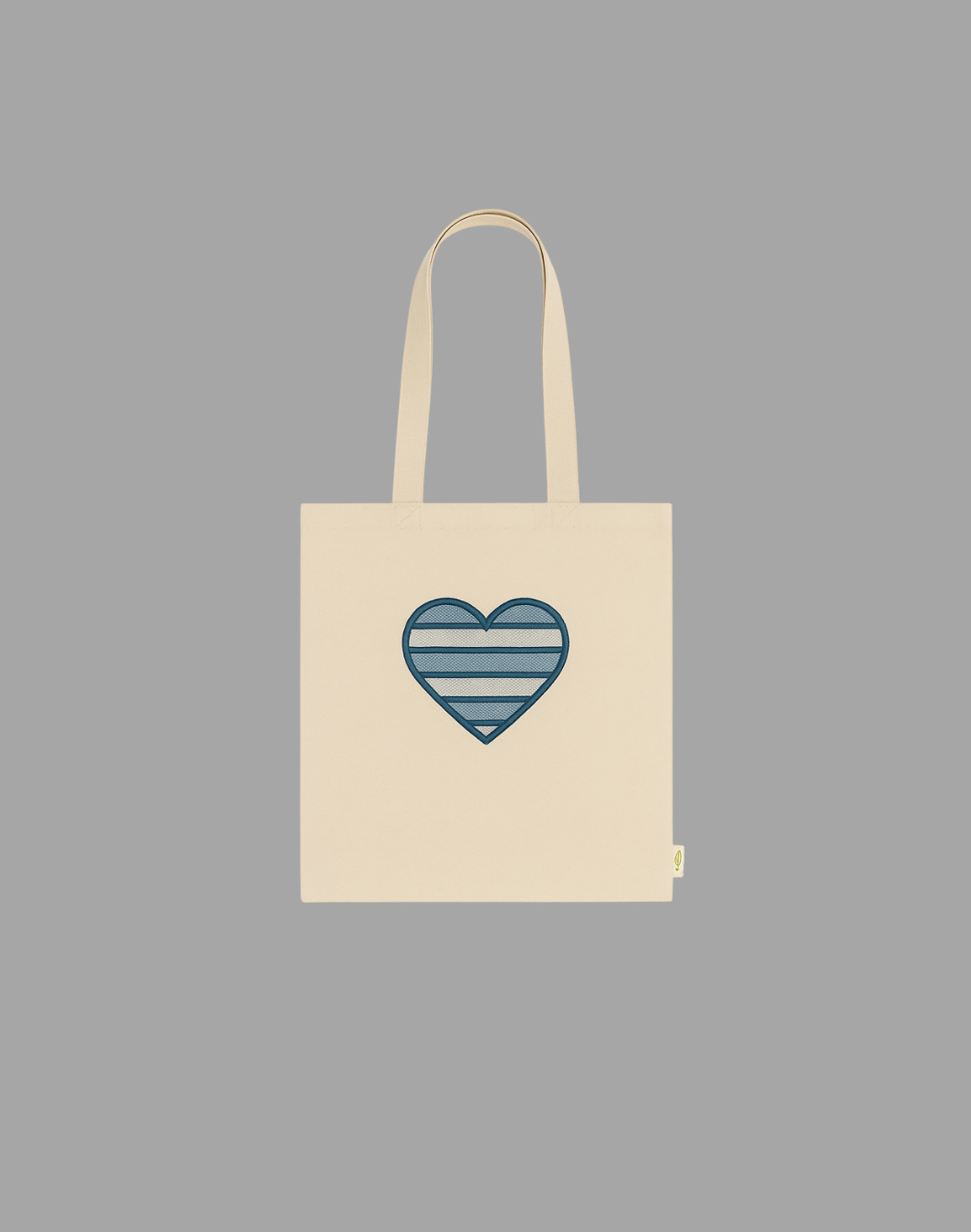Tote bag personalizada con corazón bordado